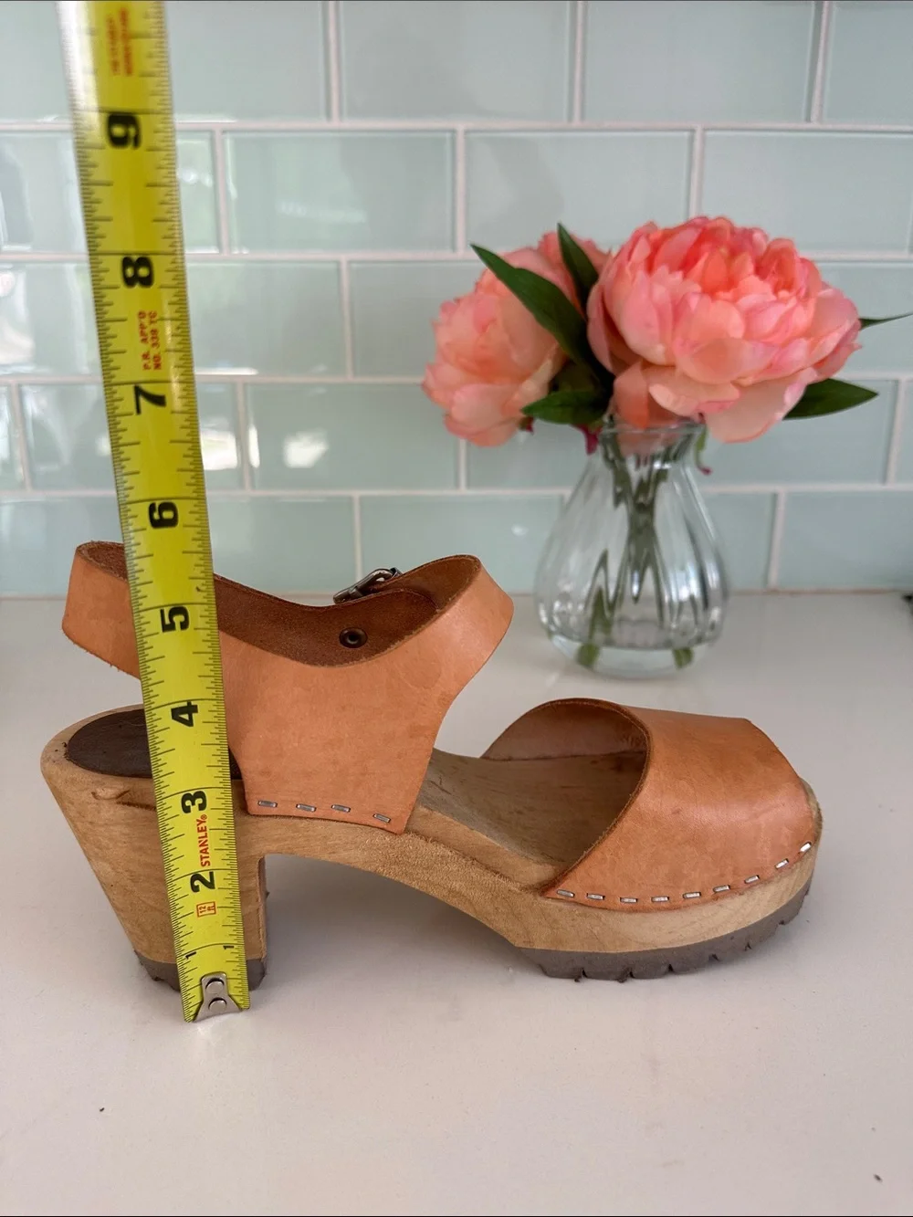 N/A stylish swedish